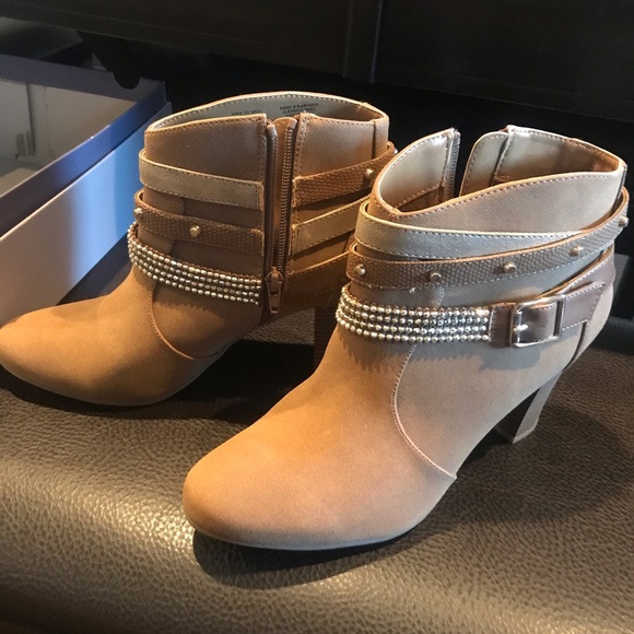 Brown/Tan ankle boots - Picture 3 of 3